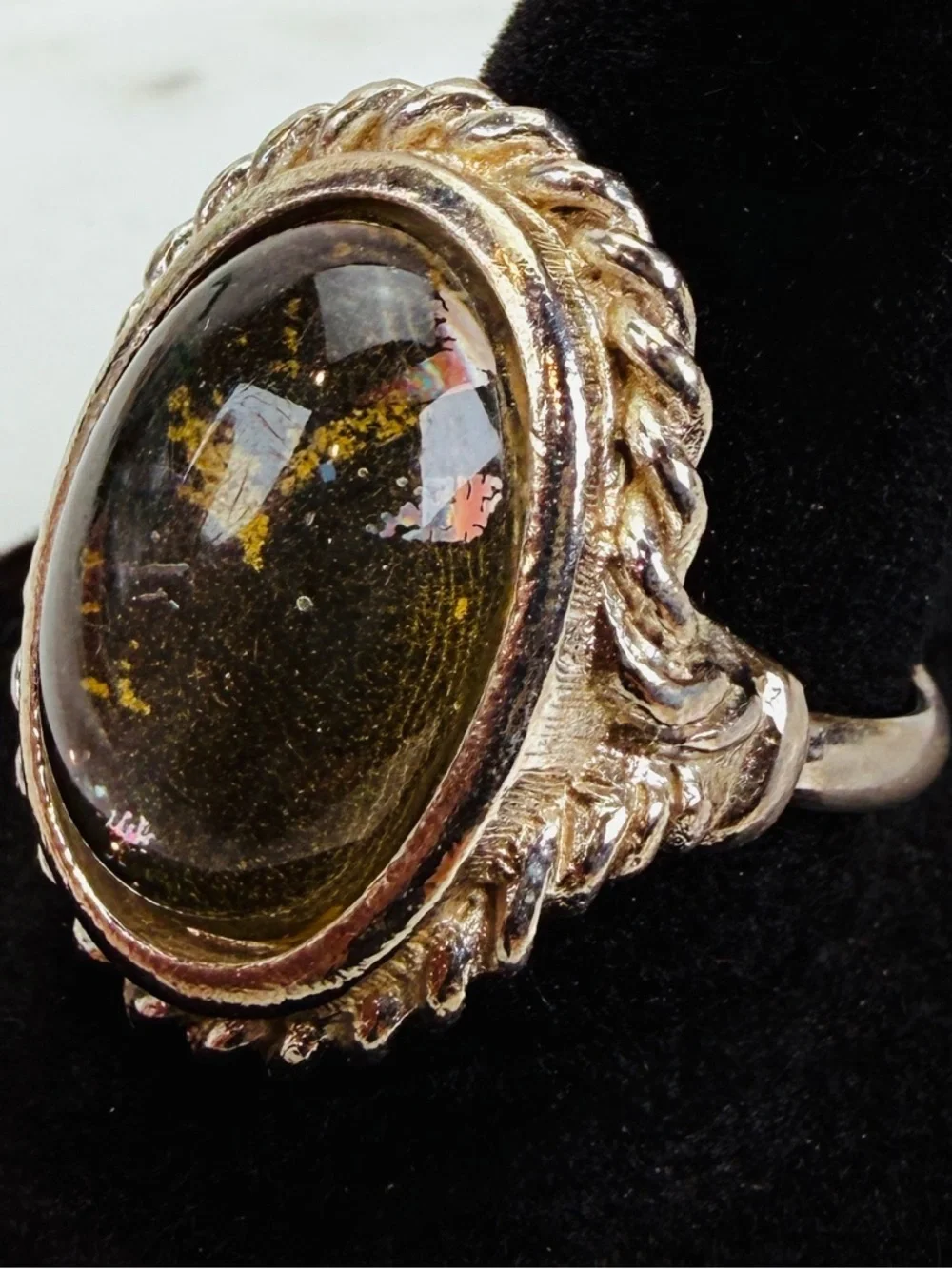 Vintage size 7.75 Silvertone Cabachon ring